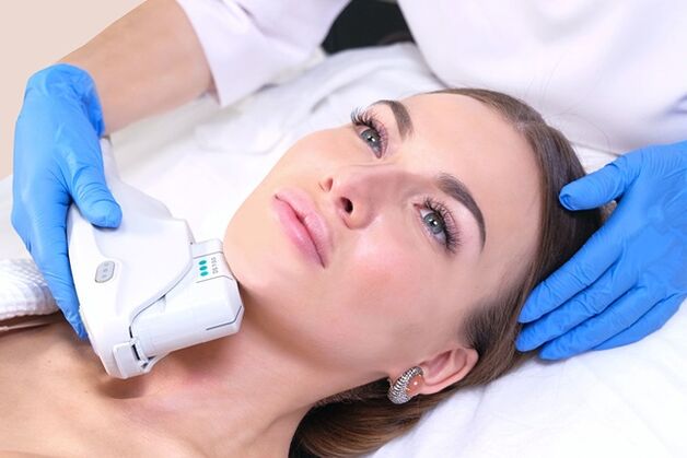 Hardware de estiramiento facial con el propósito de una regeneración efectiva de la piel. 
